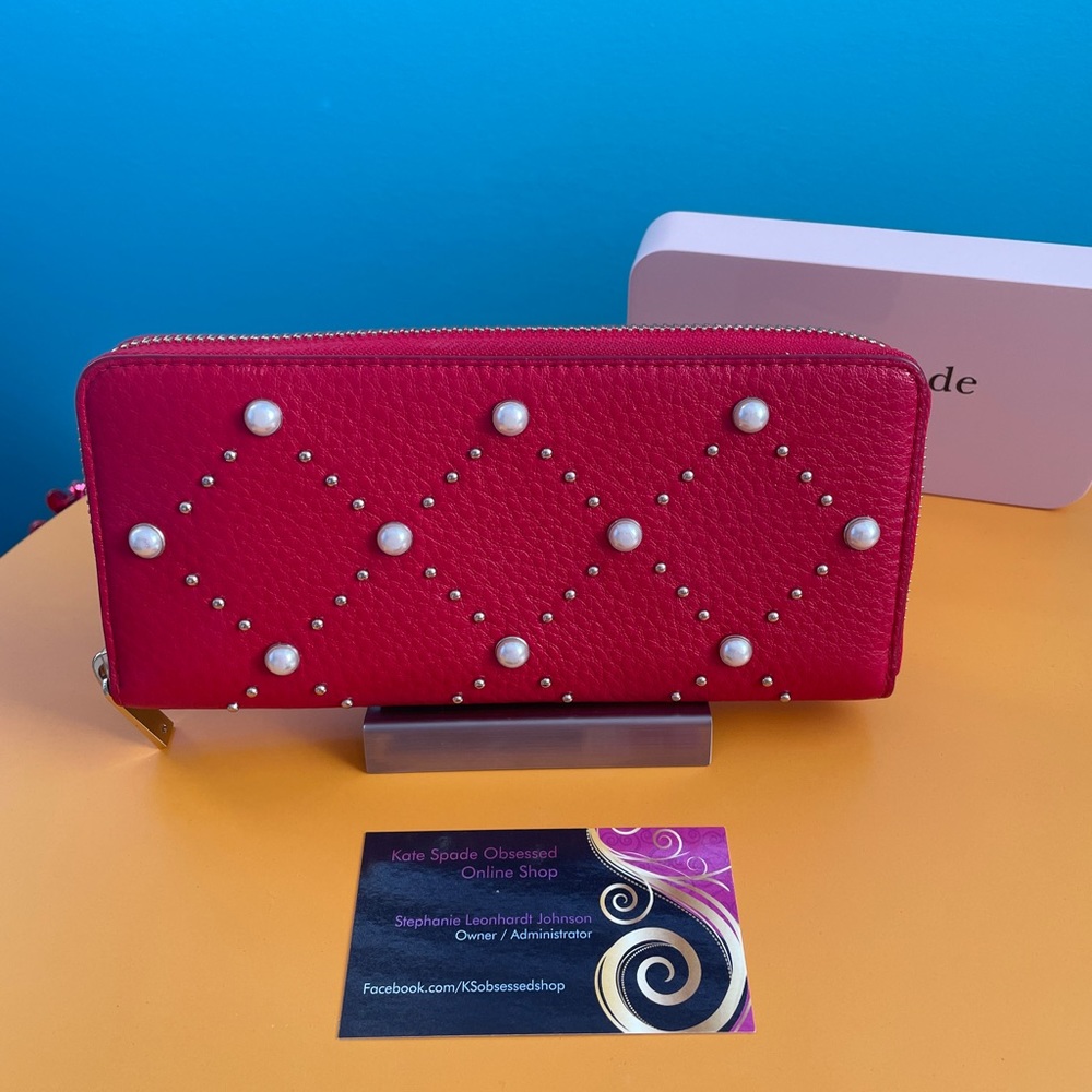 Preowned Hayes Street Pearl Embellished Lindsay Wallet Red